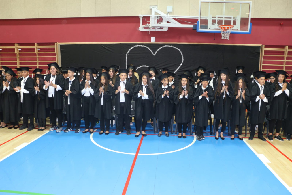 بالصور: مدرسة حسن عرفة الابتدائية تحتفل بتخريج الفوج الـ62 من طلابها